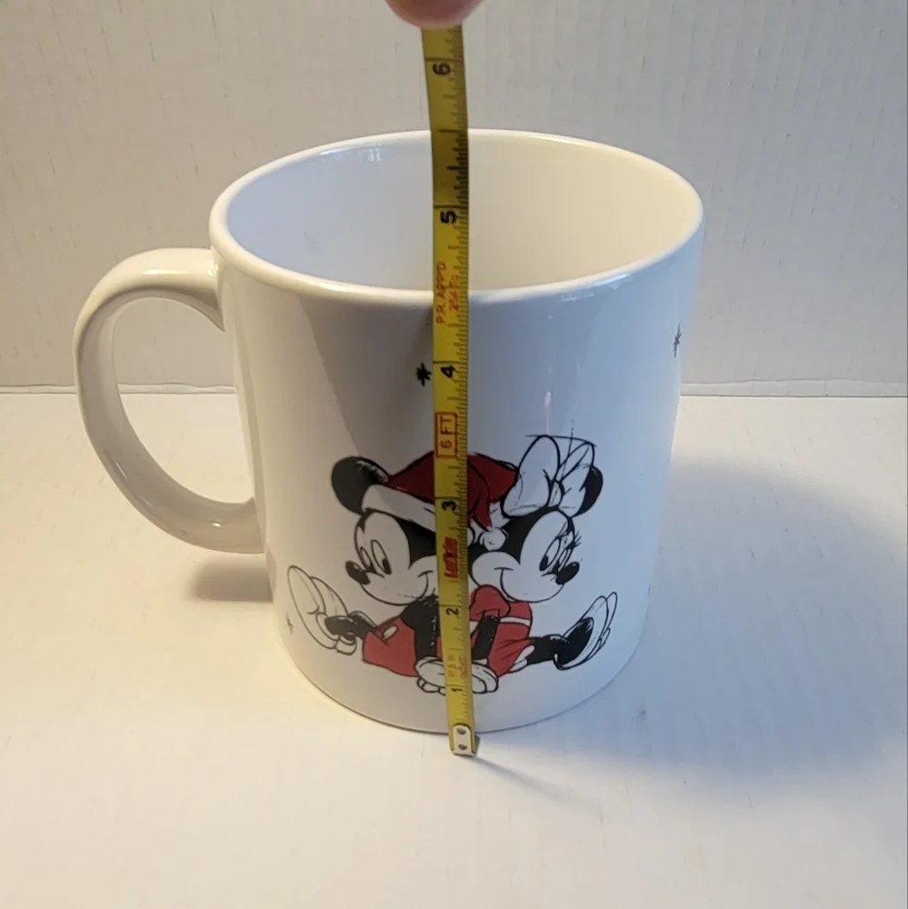 NWOT Disney Mickey And Minnie Holiday Kisses 20 Oz. Mug